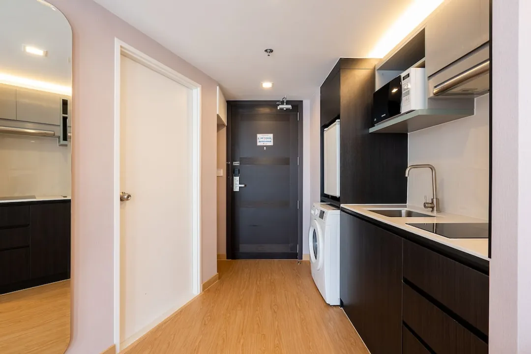 Aster Hotel and Residence-Grand Corner Suite-12