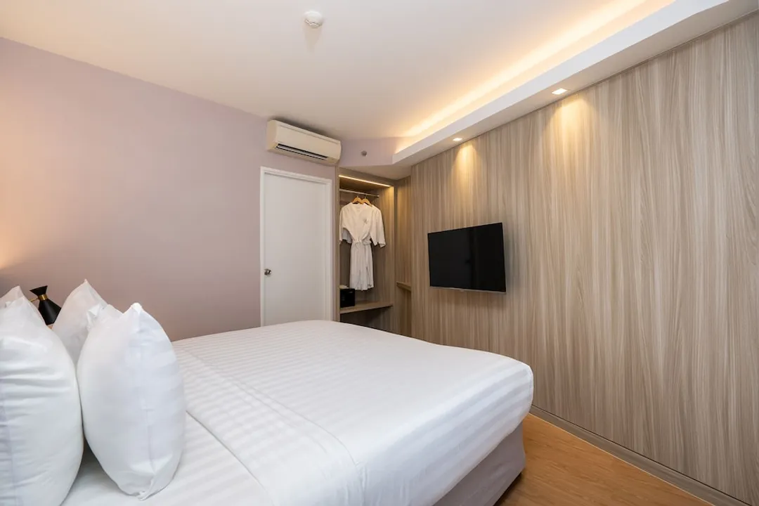 Aster Hotel and Residence-Grand Corner Suite-4