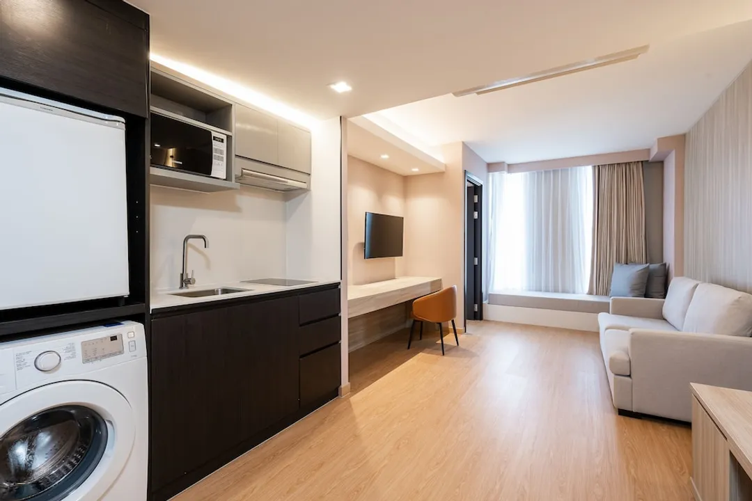 Aster Hotel and Residence-Grand Corner Suite-16