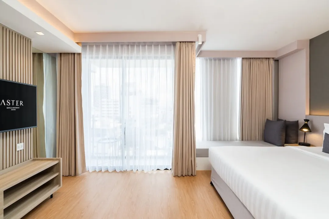 Aster Hotel and Residence-Grand Deluxe King-3