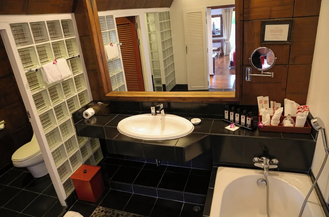 Mom Tri's Villa Royale-Suite, 1 Bedroom (Classic Wing Suite #5 Hong Haa)-11