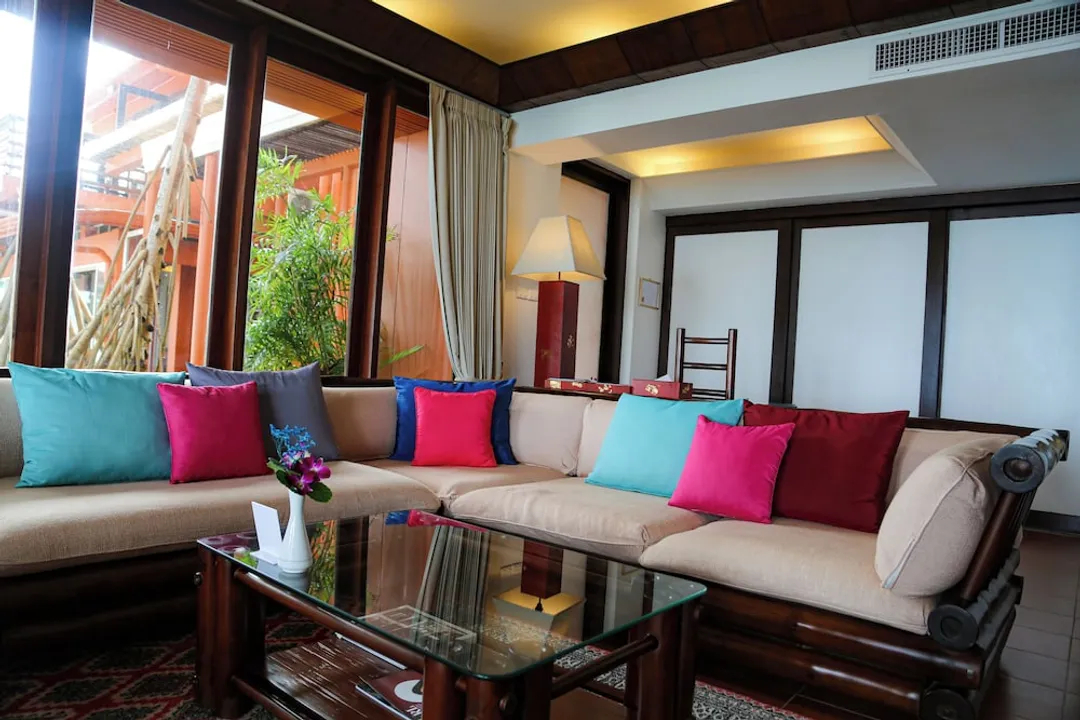 Mom Tri's Villa Royale-Ocean Wing Bourgogne-8