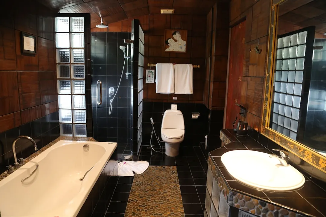 Mom Tri's Villa Royale-Classic Suite, 1 Bedroom (Classic Wing Suite #3 Hong Sam)-10
