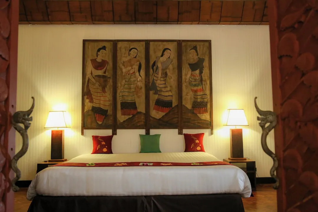 Mom Tri's Villa Royale-Classic Suite, 1 Bedroom (Classic Wing Suite #3 Hong Sam)-4