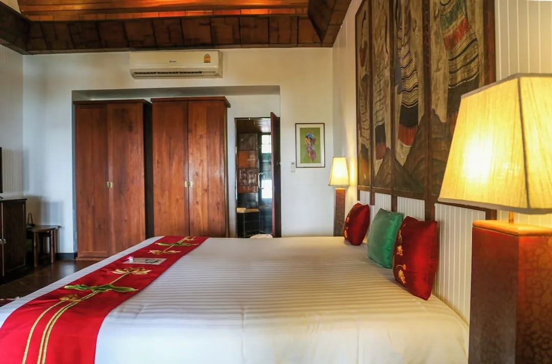 Mom Tri's Villa Royale-Classic Suite, 1 Bedroom (Classic Wing Suite #3 Hong Sam)-3