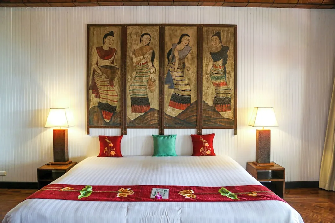Mom Tri's Villa Royale-Classic Suite, 1 Bedroom (Classic Wing Suite #3 Hong Sam)-1