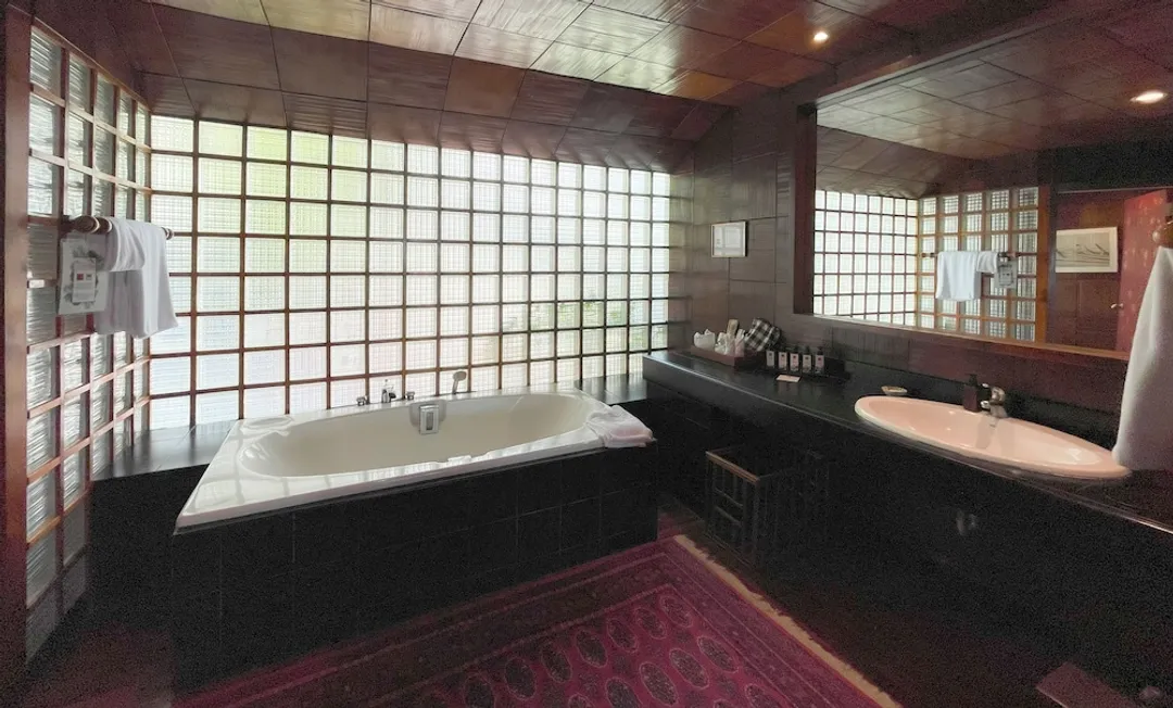 Mom Tri's Villa Royale-Classic Wing Suite #4 Hong See (1 Bedroom Suite)-12