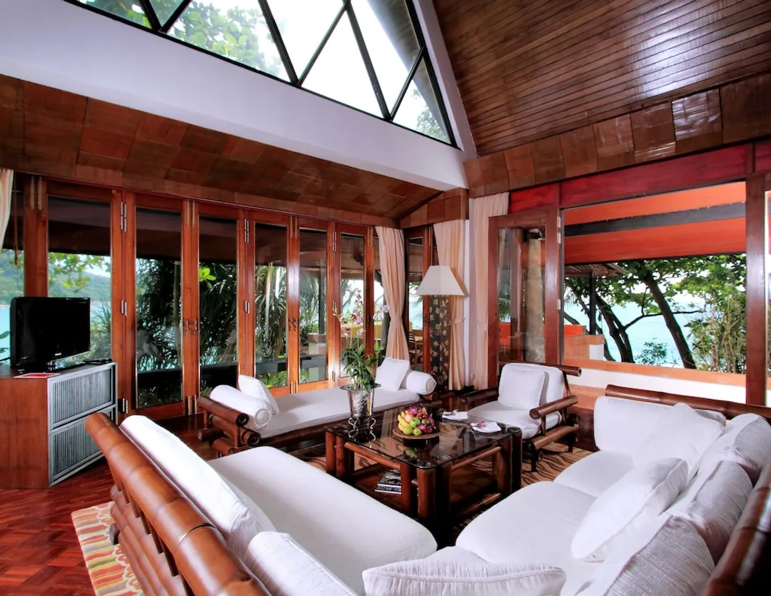 Mom Tri's Villa Royale-Classic Wing Suite #4 Hong See (1 Bedroom Suite)-4