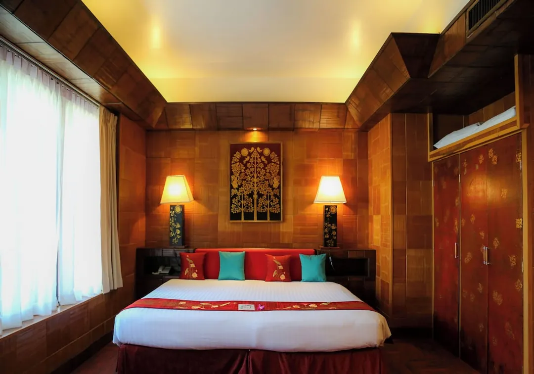 Mom Tri's Villa Royale-Suite, Pool Access (Kata Suite)-9