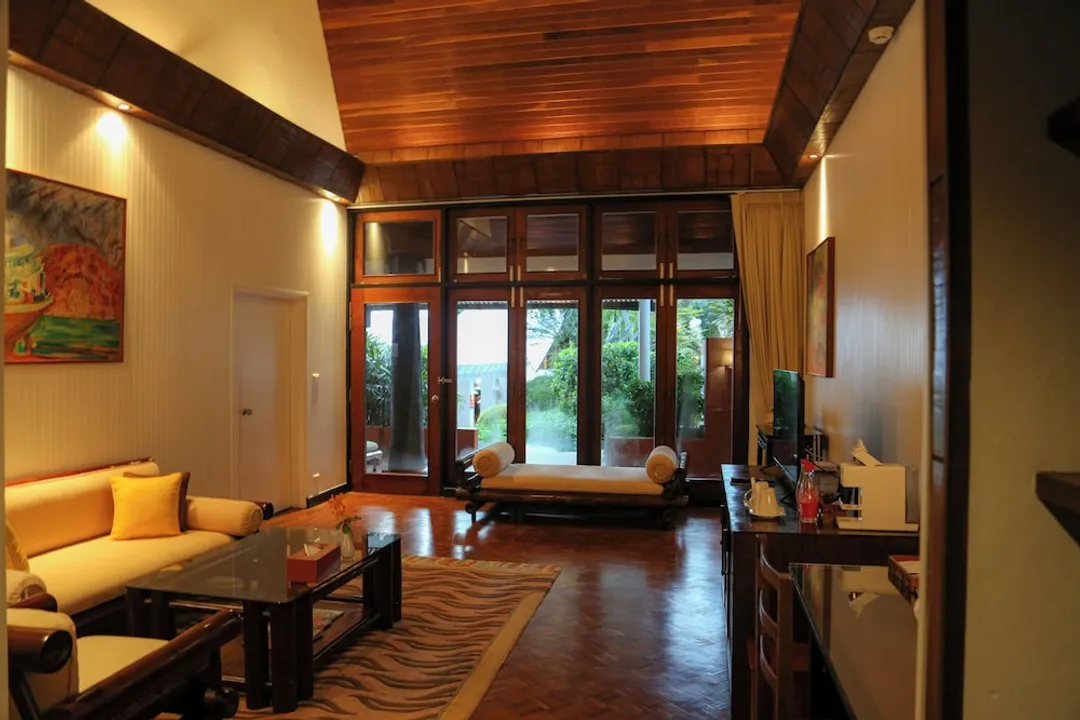 Mom Tri's Villa Royale-Executive Suite, 1 Bedroom (Classic Wing Suite #2 Hong Song)-9
