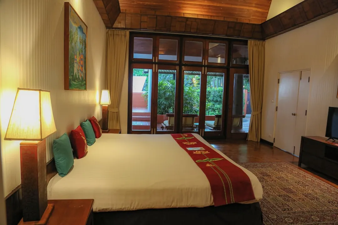 Mom Tri's Villa Royale-Executive Suite, 1 Bedroom (Classic Wing Suite #2 Hong Song)-6
