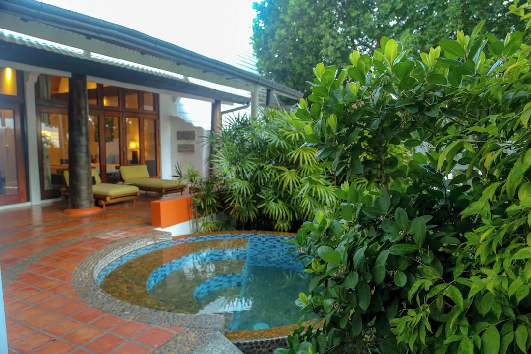 Mom Tri's Villa Royale-Executive Suite, 1 Bedroom (Classic Wing Suite #2 Hong Song)-10