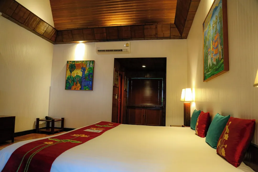 Mom Tri's Villa Royale-Executive Suite, 1 Bedroom (Classic Wing Suite #2 Hong Song)-4