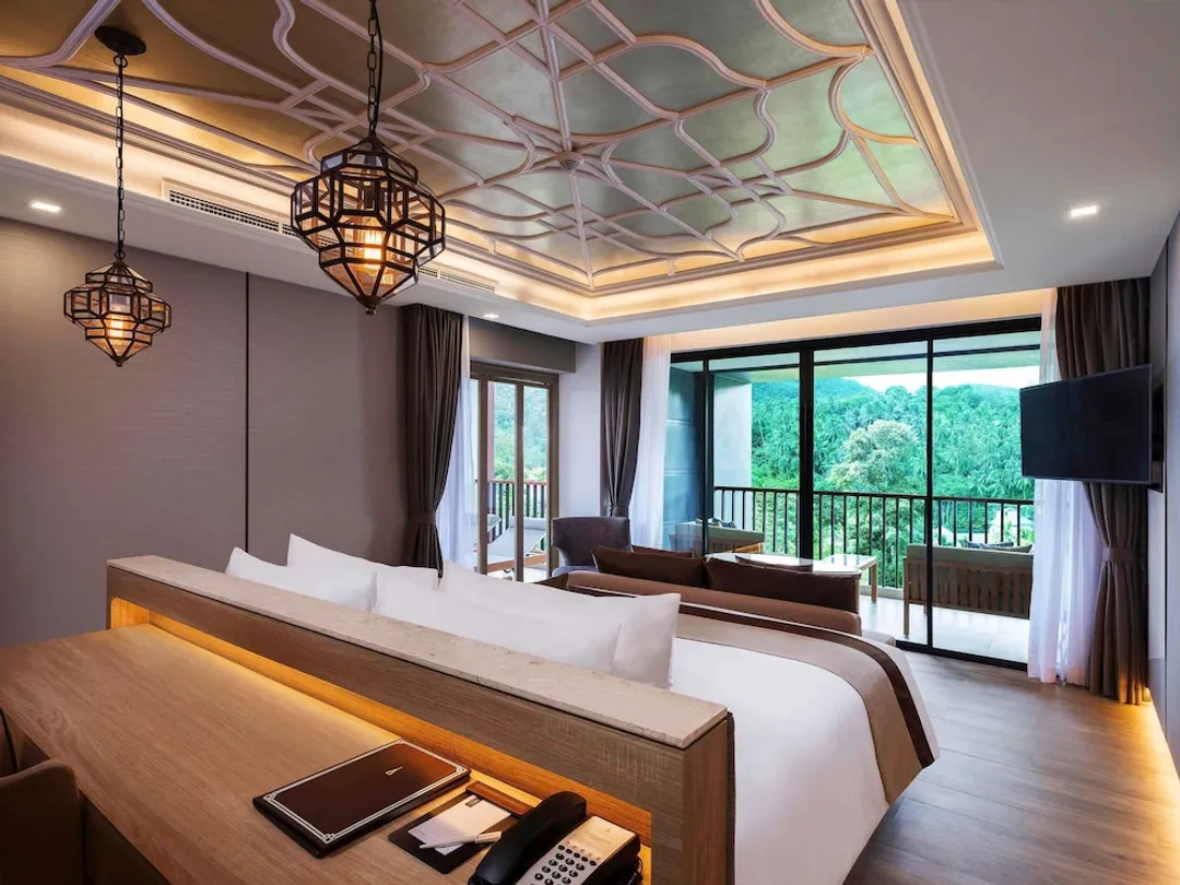 Avista Grande Phuket Karon - MGallery-Deluxe Suite, Mountain View (Whirlpool bath)-10