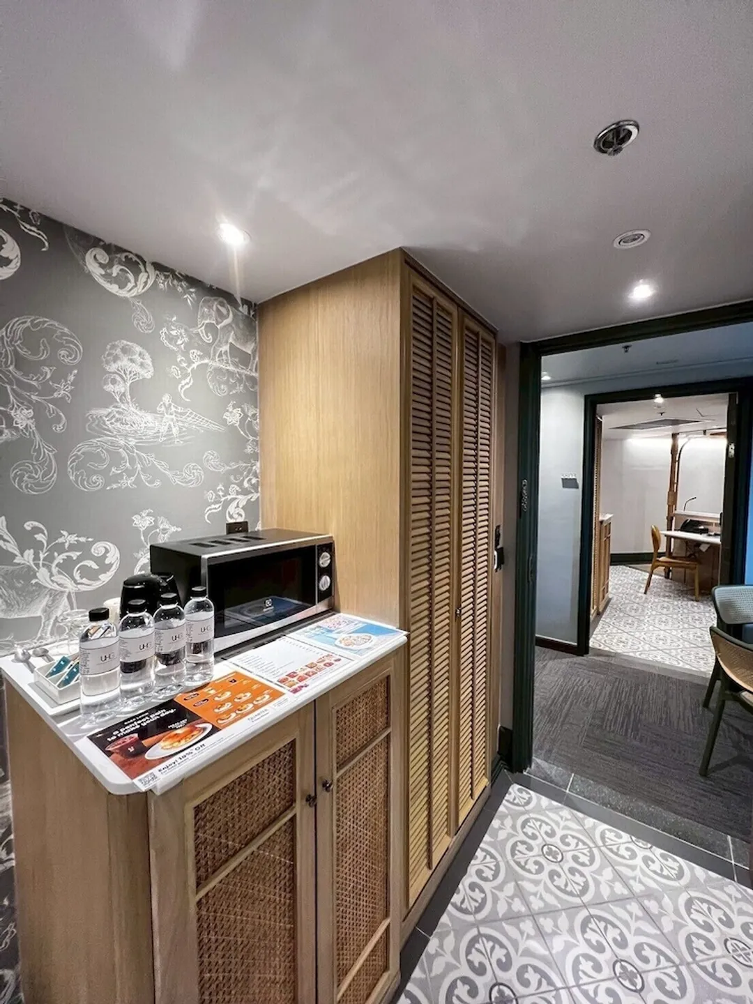 UHG의 쿼터 차오프라야-Family Room River View King Bed-8