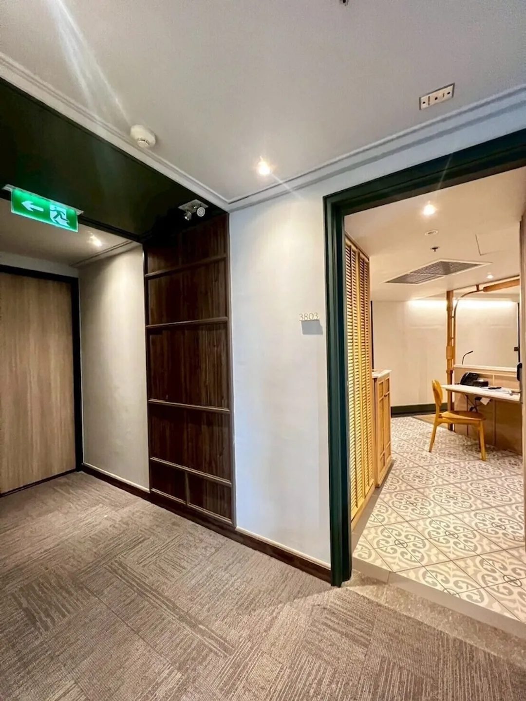 UHG의 쿼터 차오프라야-Family Room River View King Bed-3