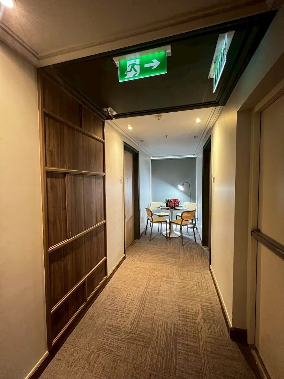 UHG의 쿼터 차오프라야-Family Room River View King Bed-4