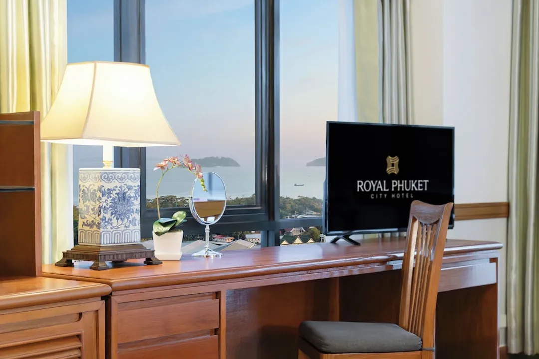 ロイヤルプーケットシティホテル-Premier Deluxe - Partial Sea View-6