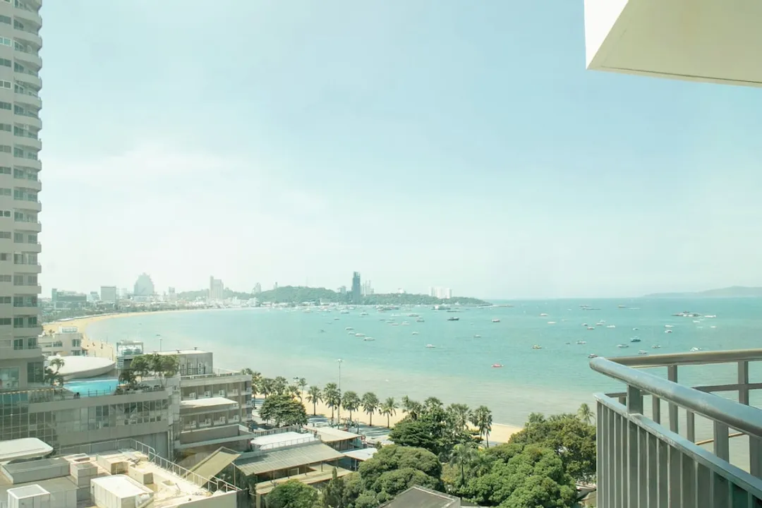 芭達雅假日飯店 - IHG 旗下飯店-標準客房, 1 張特大雙人床, 海灘景觀 (Pattaya, Bay Tower)-8