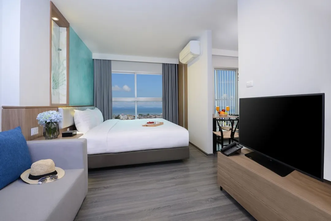 Centre Point Prime Hotel Pattaya-Deluxe King Room-1