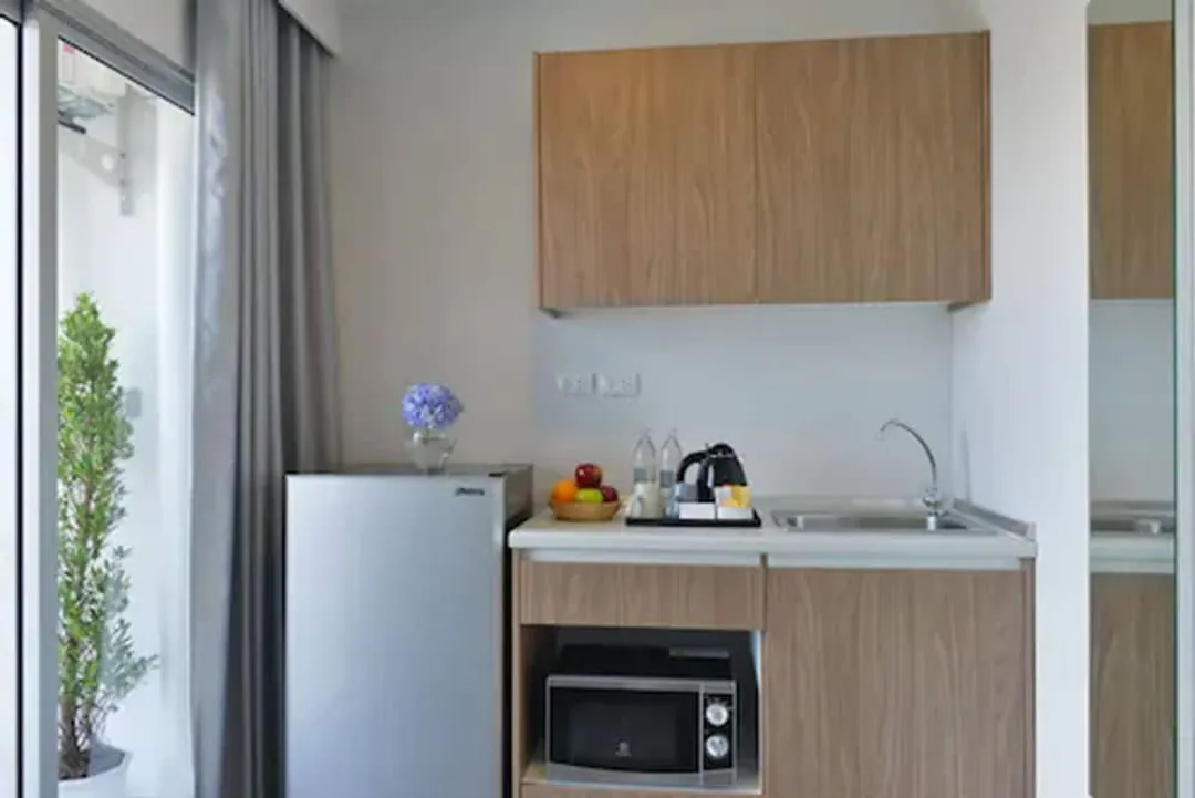Centre Point Prime Hotel Pattaya-Deluxe Premier King Room-6