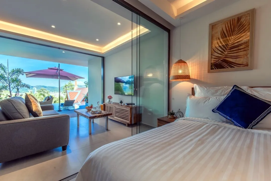 Patong Heights-Deluxe Suite, Pool View-1