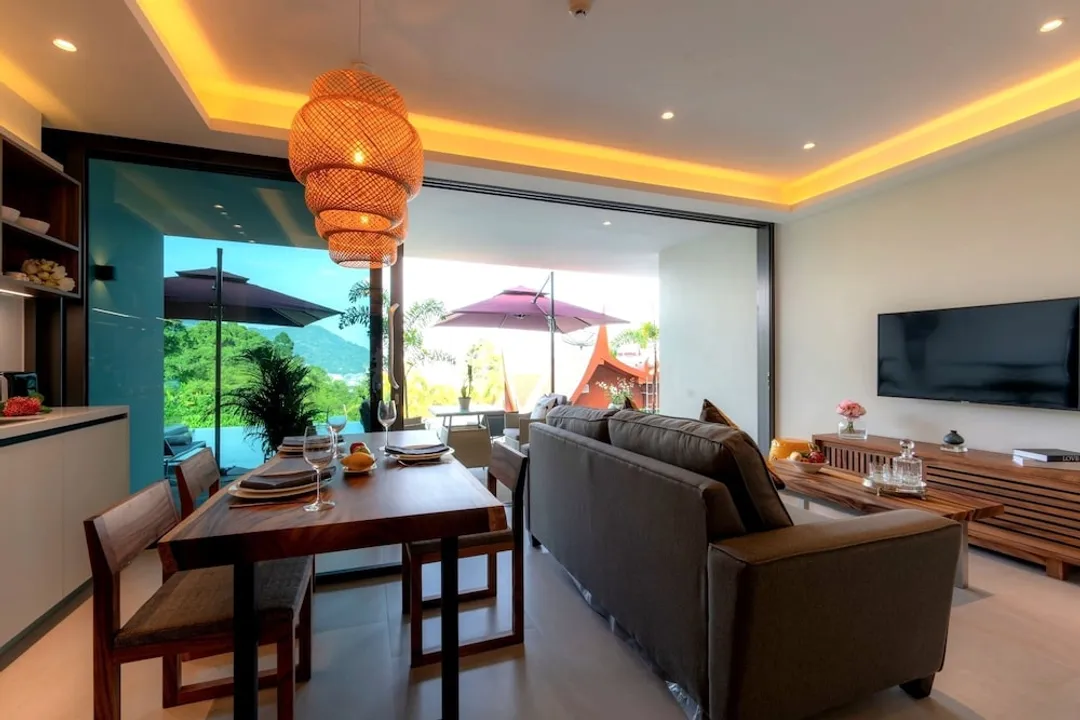 Patong Heights-Deluxe Suite, Pool View-3