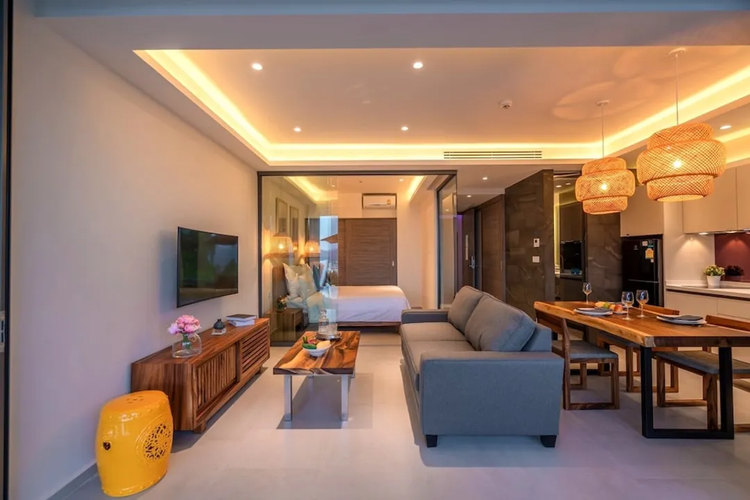Patong Heights-Deluxe Suite, Pool View-4