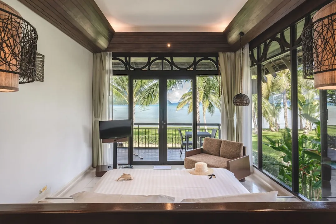더 비지트 리조트 푸켓-Deluxe Beachfront Villa-1
