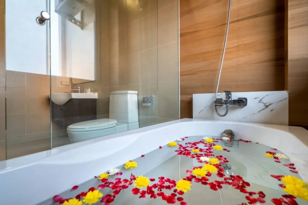 泰晤士河泳池通道度假村 SHA+-Deluxe Twin Room With Pool View-9