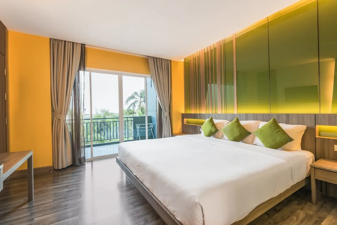 Lantana Pattaya Hotel & Resort-Deluxe Room-7