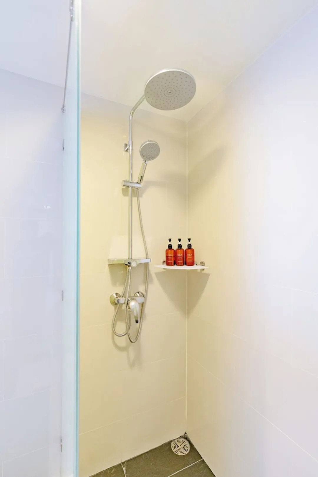 VELA Dhi GLOW Pratunam-Glow Suite-8