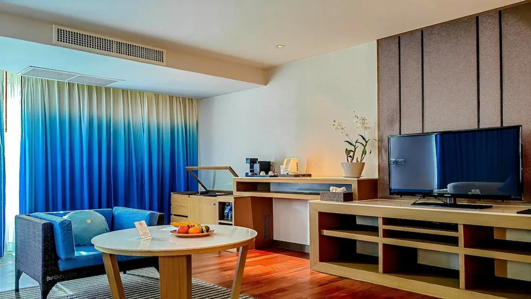 布吉度假村假日酒店 (IHG 旗下酒店)-套房, 1 張特大雙人床, 泳池景 (Furnished Balcony)-7