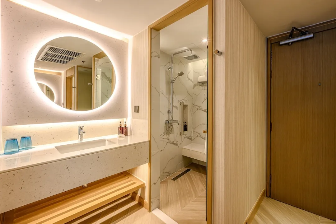 布吉度假村假日酒店 (IHG 旗下酒店)-特級客房, 1 張特大雙人床, 露台, 城市景-12