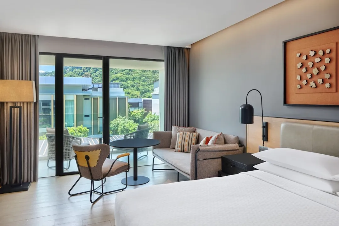 Four Points by Sheraton Phuket Patong Beach Resort-客房, 1 張特大雙人床, 陽台-4