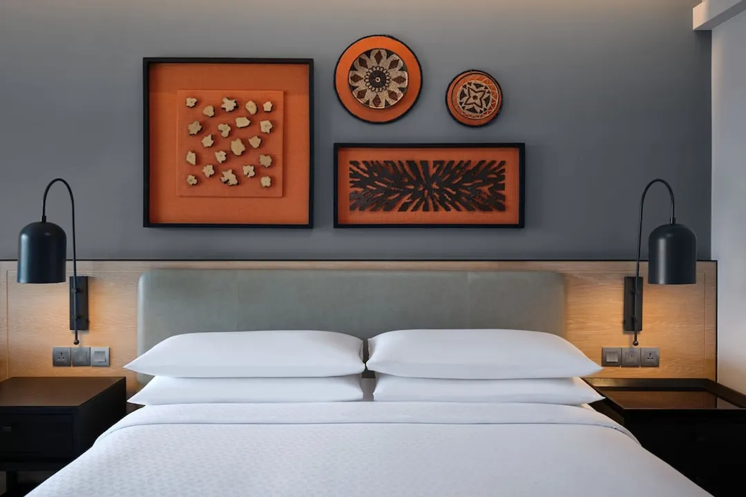Four Points by Sheraton Phuket Patong Beach Resort-客房, 1 張特大雙人床, 陽台-3
