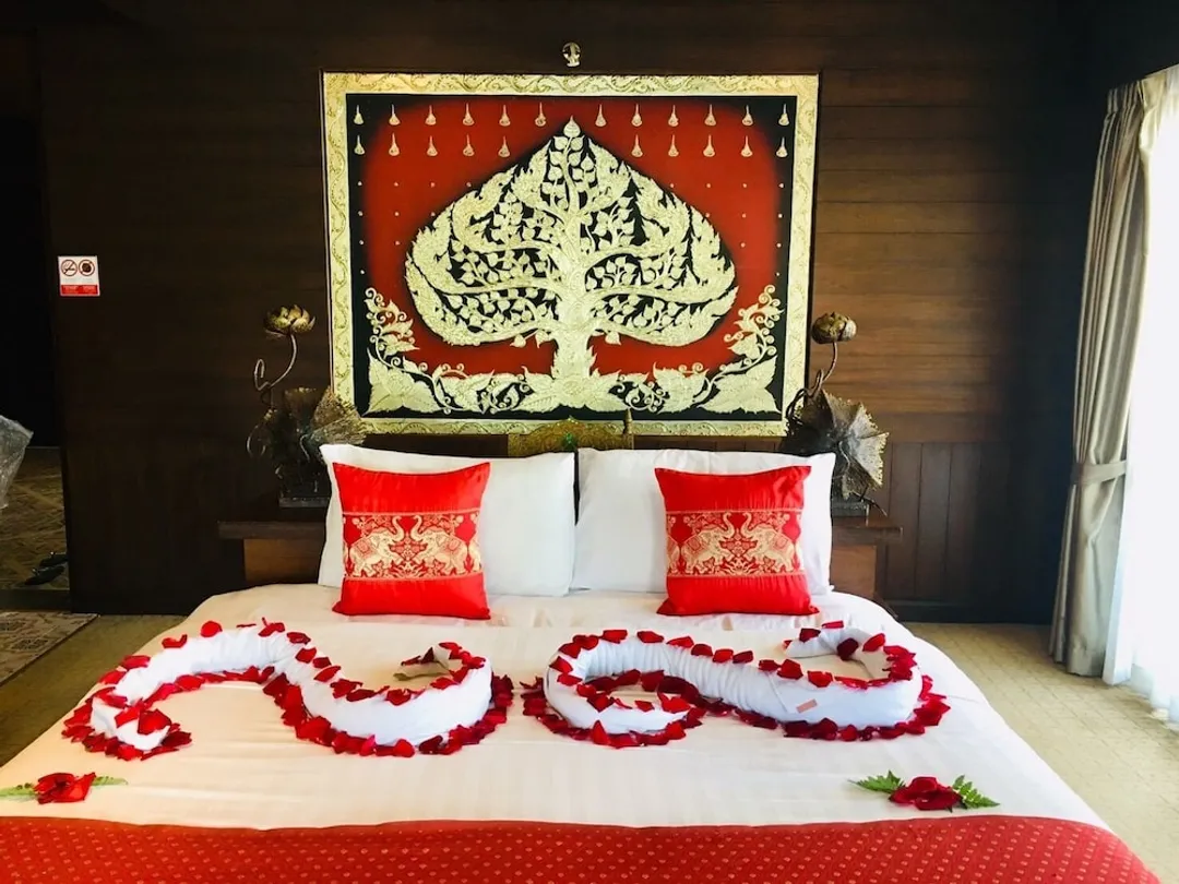星哈蒙特拉飯店-Honeymoon Lanna Suite with Balcony (incl. Sparkling Wine 1blt, Rose Petals, 1 time Afternoon Tea)-2