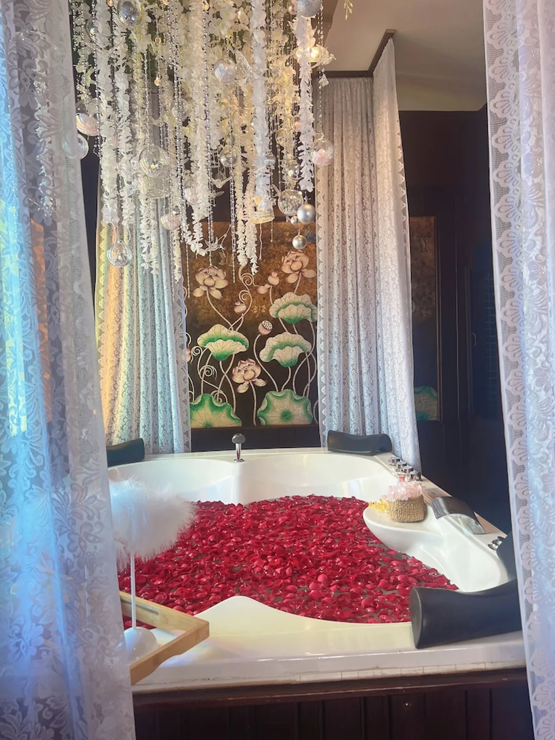星哈蒙特拉飯店-Honeymoon Lanna Suite with Balcony (incl. Sparkling Wine 1blt, Rose Petals, 1 time Afternoon Tea)-5