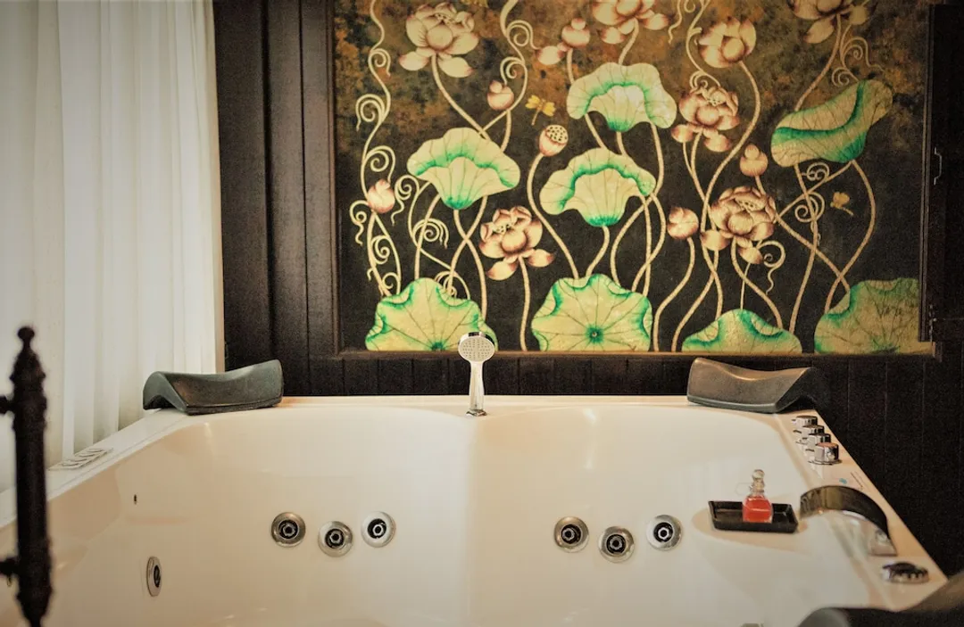 星哈蒙特拉飯店-Lanna Jacuzzi Suite (Room Only) with balcony-6