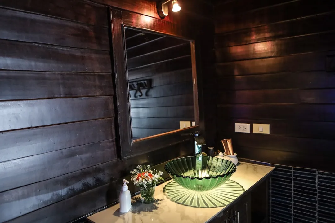 星哈蒙特拉飯店-Nakara Montra Scenery Suite with balcony-8