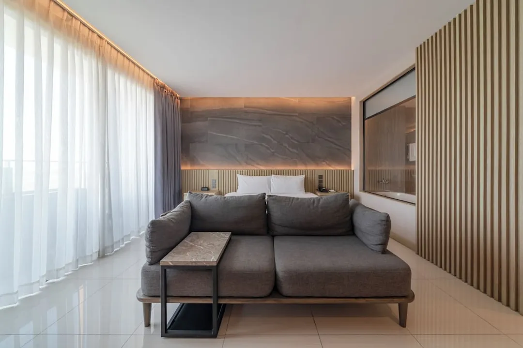 Mandarin Eastville, Pattaya-Zen Grand Deluxe King-1