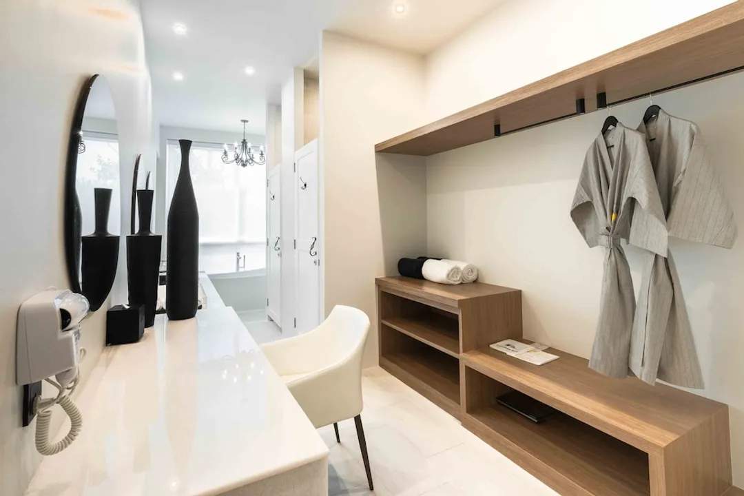 The Gems Mining Pool Villas Pattaya-Palladium Two-Bedroom Pool Access-6