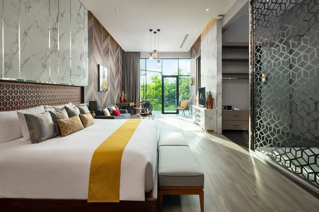 The Gems Mining Pool Villas Pattaya-Topaz Jacuzzi-4