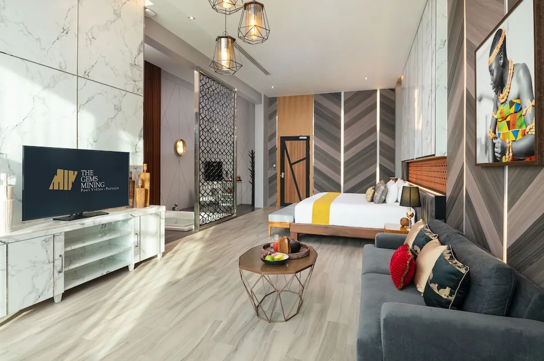 The Gems Mining Pool Villas Pattaya-Topaz Jacuzzi-1