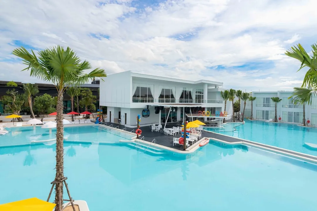 The Gems Mining Pool Villas Pattaya-Platinum One-Bedroom Pool View-5