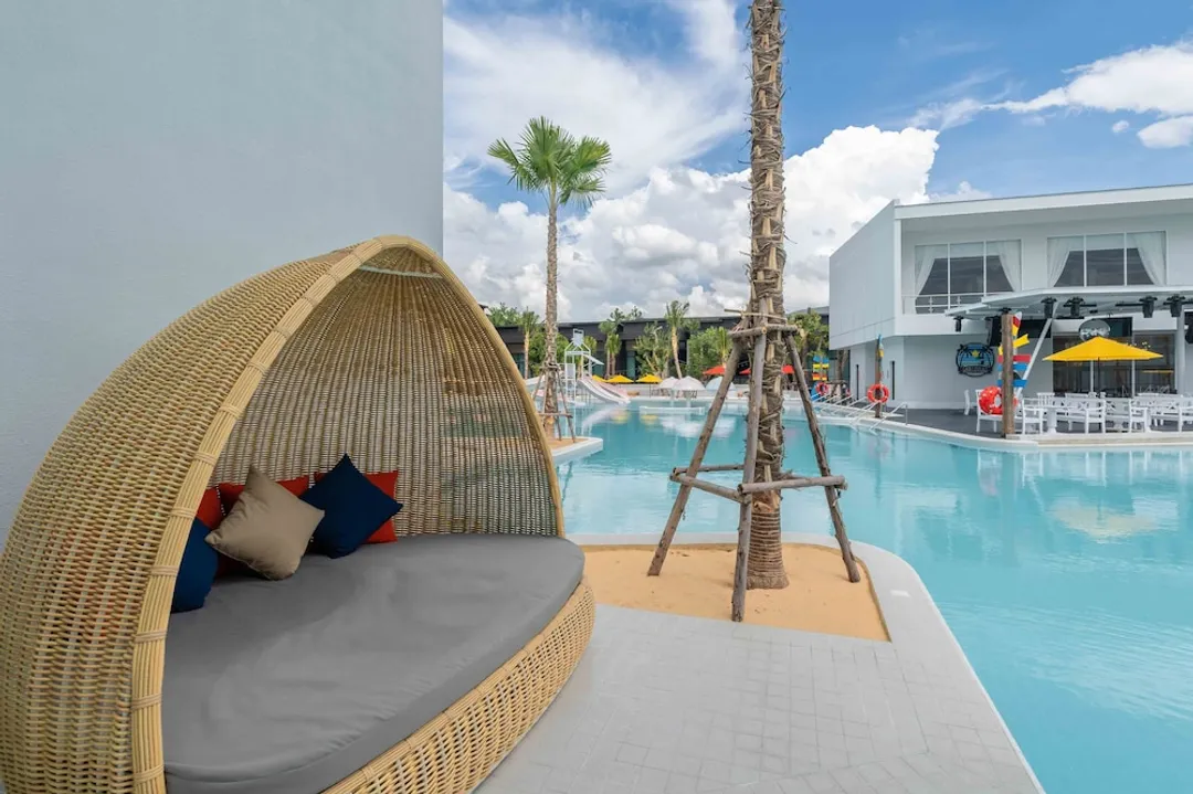 The Gems Mining Pool Villas Pattaya-Gold One-Bedroom Pool Access-4