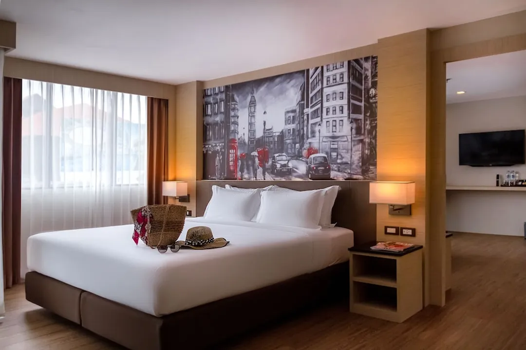 GLOW Pattaya-Deluxe Premier Two Bedroom-2