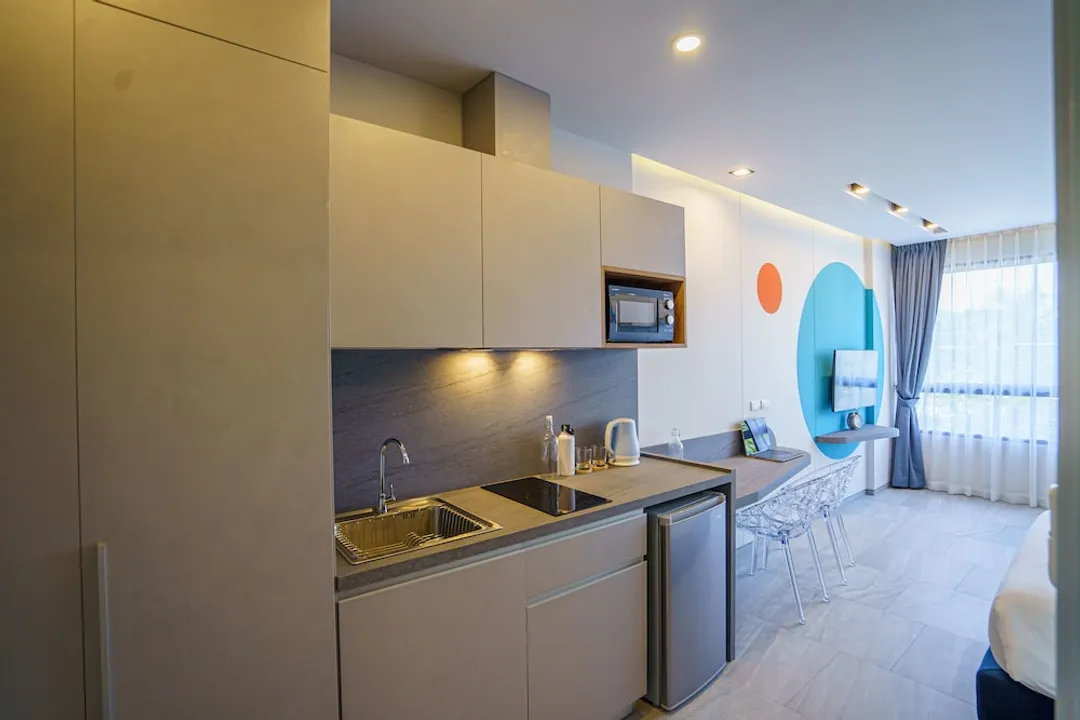 HOMAプーケットタウン-Classic Studio + Free Coworking Space-4