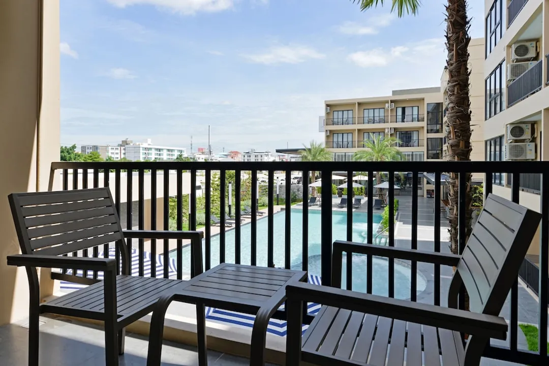 그랜드 BS 공항 호텔 수완나품-Superior Deluxe Pool View-10