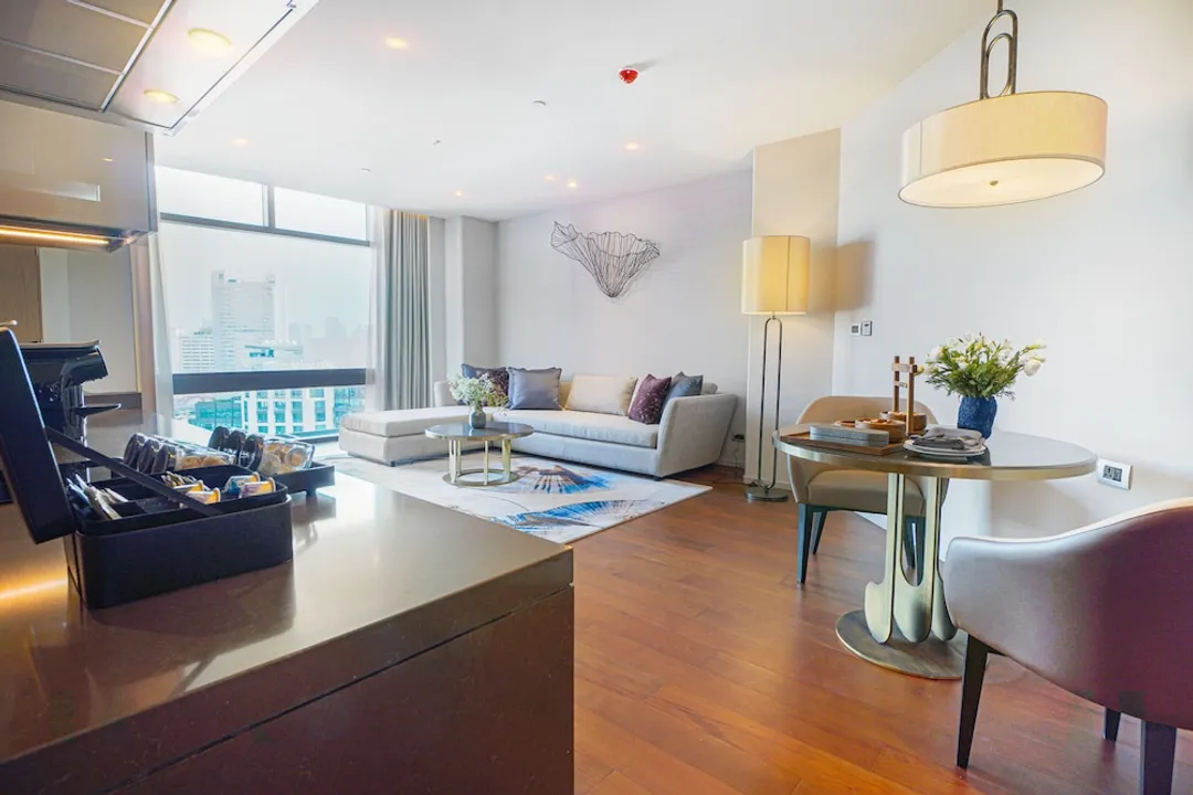 Chatrium Grand Bangkok-One Bedroom Suite Twin Room-4